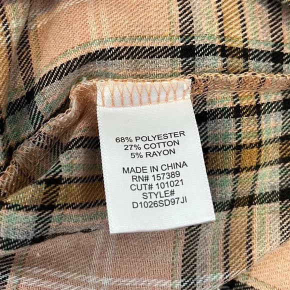 NWT Altar'd State Pink and Tan Plaid Cropped Flannel XS Graphic Detail on Back - Picture 10 of 11